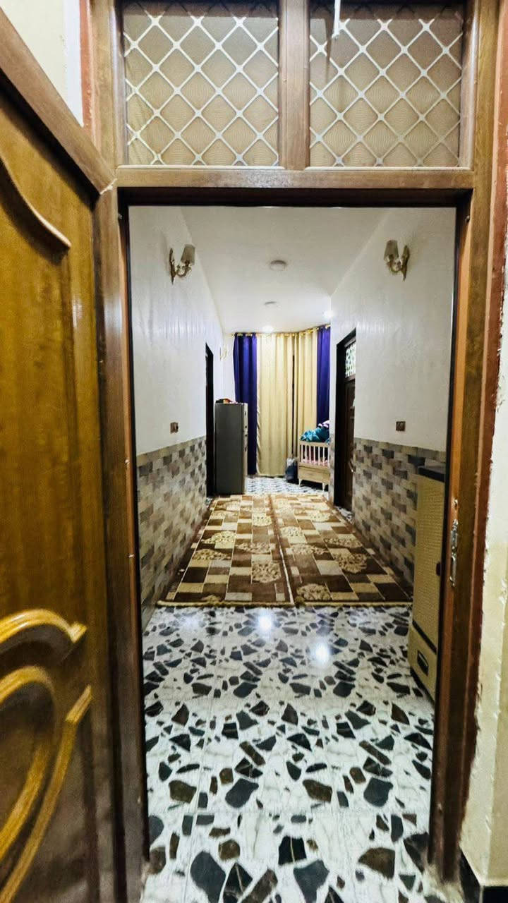 🏠 بيت طابقين للبيع في الرمادي
📍 الموقع: شارع 40 – خلف ماركت القيصر
2023 بناء طابوك
🛣 شارع الدار: 8 متر (تبليط)
📏 يبعد عن شارع 40: حوالي 150 متر
📄 الطابو: زراعي سند 25
🔁 تحويل مباشر باسم المشتري
🏘 المنطقة: سكنية متكاملة
⚡💧 جميع الخدمات متوفرة
🔹 مواصفات البيت:
طابقين
مساحه 310متر 
5 غرف نوم
صالة
استقبال
مطبخ
كراج سيارة
مجمع صحيات عدد (2)
صحيات خارجية
مناور عدد (2)
الاتصال ‏‪***********‬‏

عنوان المكتب الرمادي خلف العاب السندباد 

🤝 قابل للتفاوض
