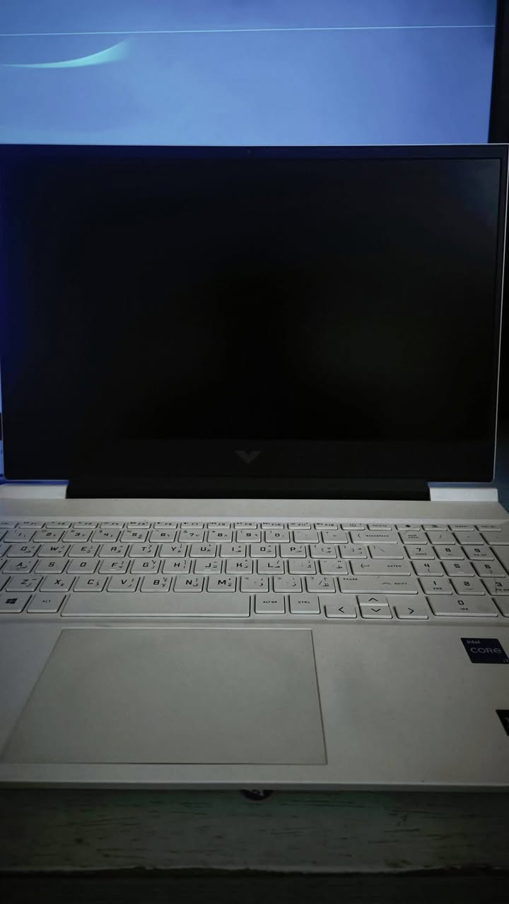 السلام عليكم 
HP victus 
المواصفات كلها كبالكم 
استخدام قليل جدا 
السعر مليون و100 (1,100,000) 
تواصل هاتف ***********
