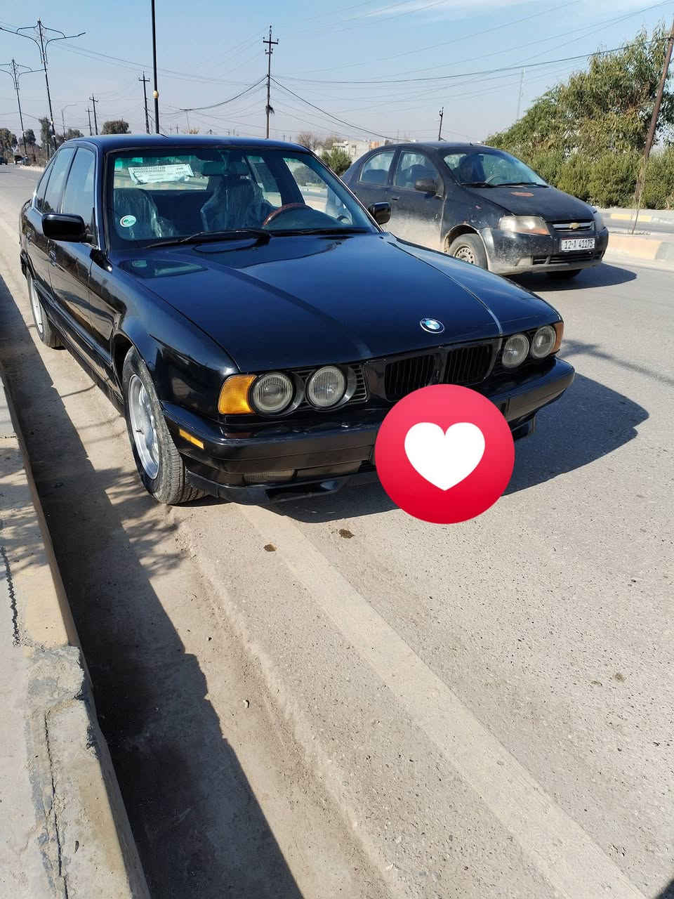 السلام عليكم بي ام للبيع فقط حجم 525كمس عدل موديل 92كير اتومتيك صبغ عام جمليه وشرط  كربون بنزين بيها سنويه عضم 2029السعر 58بيها اشويه مجال التوصل على رقم ما اجوب خاص***********بي وتساب
