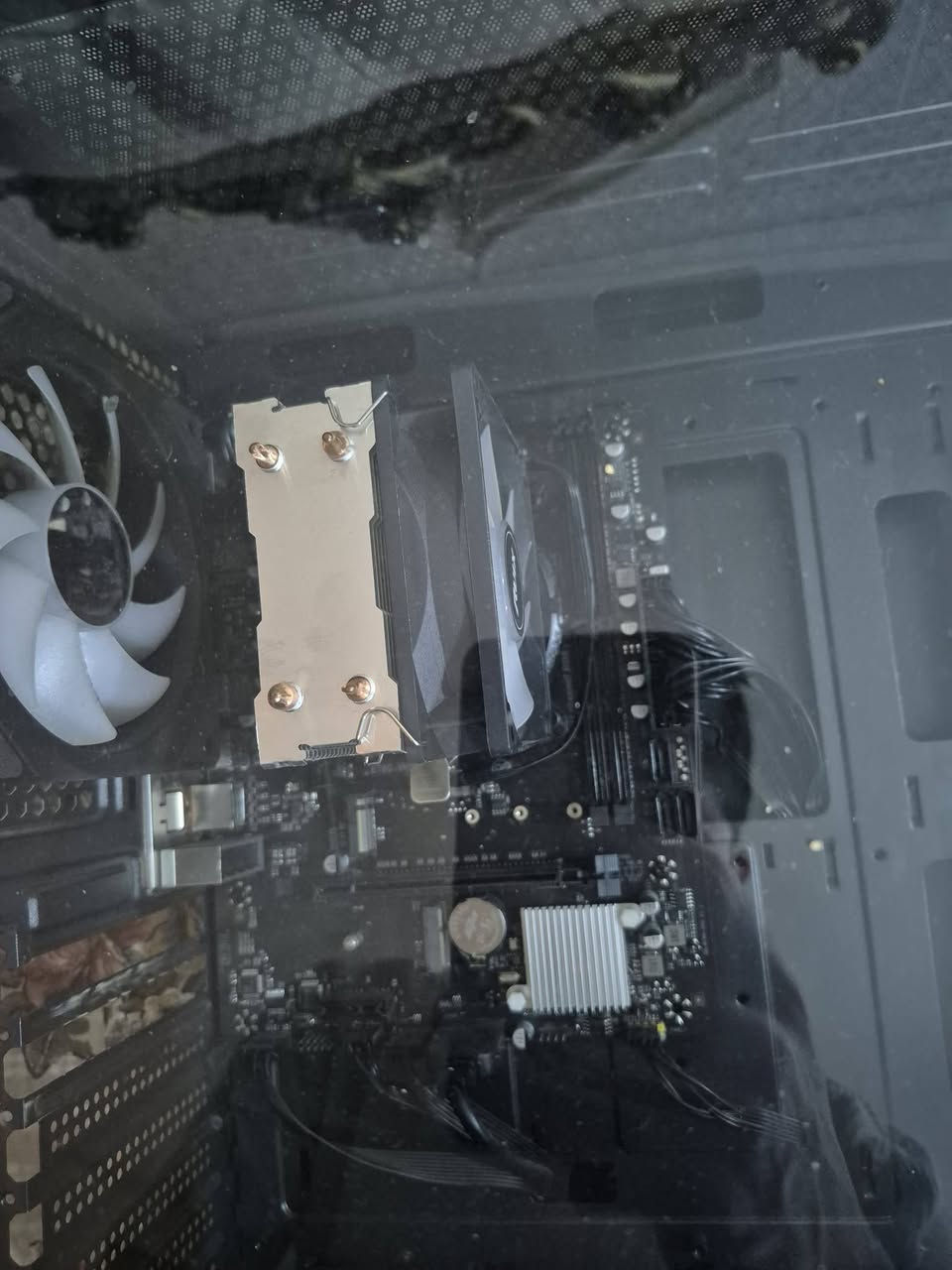 بدون كرت شاشه وسعره 550 
Core i5 14400
B760m m.2ثنين
Color rgb
Psw 750 watt
Case 3fan rgb +hub
M2 1t wd
شعندك قطع تريد تبيعهم اني ابيعها الك واخذ عموله بسيطة


**إذا كنت صاحب هذا الإعلان وتريد حذفه لأي سبب، رجاءا أرسل رسالة إلى الدعم الفني**