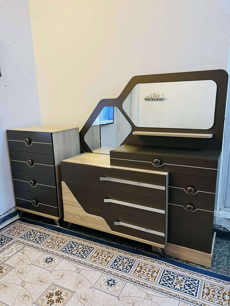 غرفة نوم تركي ٧ قطع سعر الشراء ب22  ورقه
البيع مليون ٢٥٠
مكان زيونة
***********
