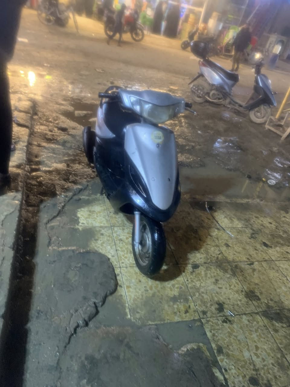 سلام عليكم قجمه مكينه إذا تسمع صوتها تاخذها بلاش شيال مكينه اصلي ودبل اصلي شلعه ومعدل تآكل الكاااع مكاني مدينه سعرها 450 وبيها مجال ***********
