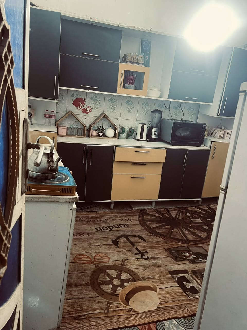 للبيع بيت سكني زراعي  
بيت مساحته 100 متر
 مع غرفة نوم وكاونتر 
يتكون من:
 • غرفة
 • صالة
 • استقبال
 • حمام + تواليت
 • منور
 • ستارة
 • صطح شتايكر
 
البيت مرتب وجاهز للسكن.
للاستفسار التواصل خاص 📞***********
