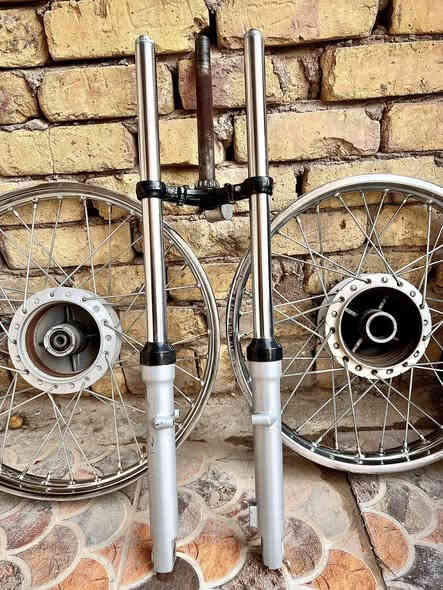 غراض نامه للبيع اصليات صدر نامه اصلي ابو الختم نضيف كلش جديد سعر 45 ويل امامي سعر 25 ولويل الخلفي 25 والكشن ب 15 مكان دوانيه حي الزهراء ***********
