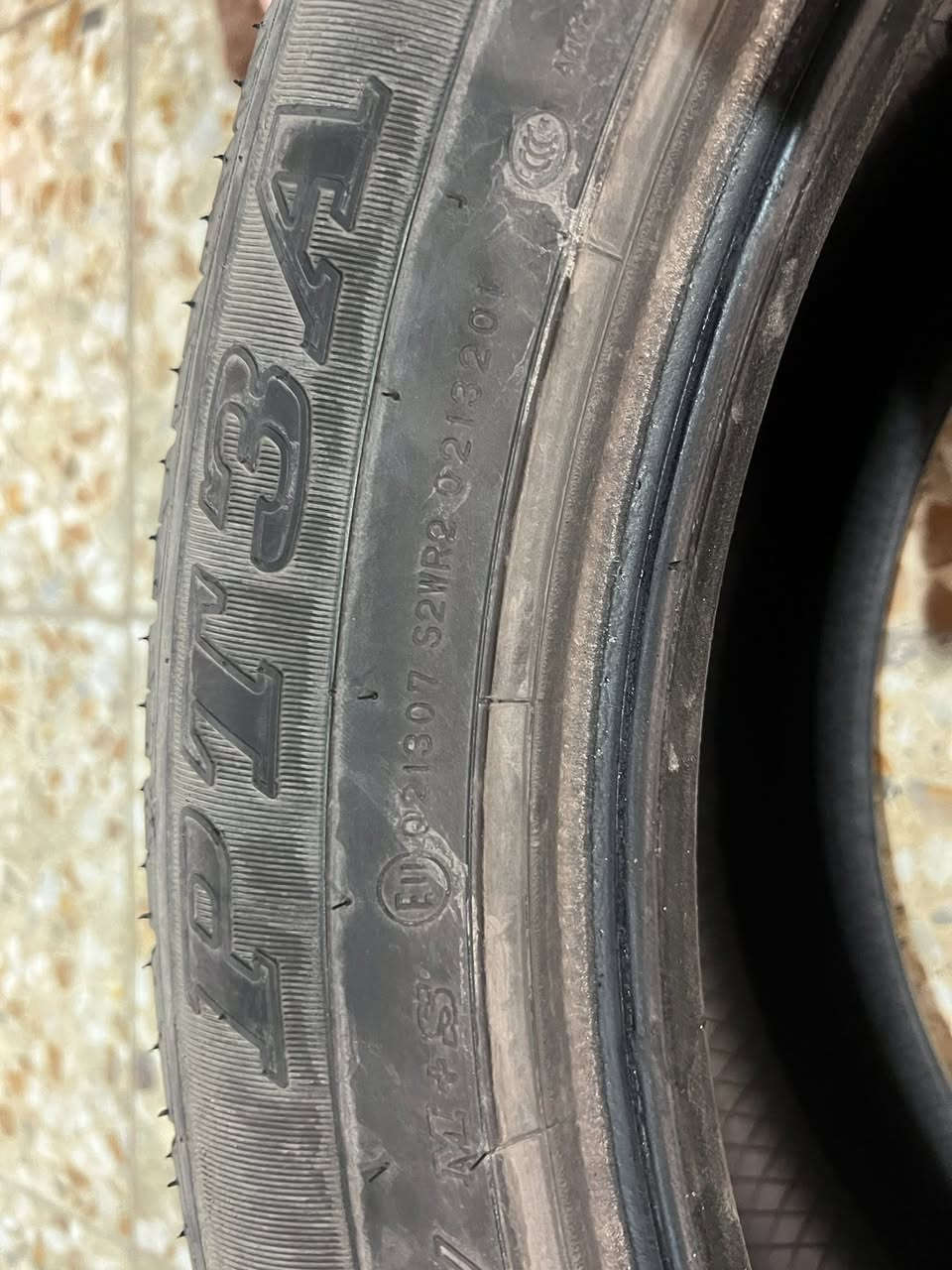 سلام عليكم   زوج تاير دلوب  اصلي نضافه  90 ‎%‎ بغداد السيديه   ***********
