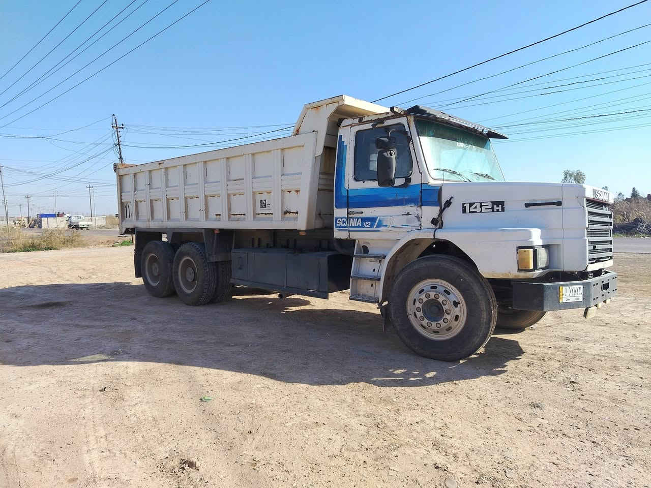 السلام عليكم // للبيع سكانيه رقم بغداد شاصي بلادي مجموعه باجر 19 مكينه 13/ كير 5/5 تخم تاير حداديه جديده  *********** / ***********
