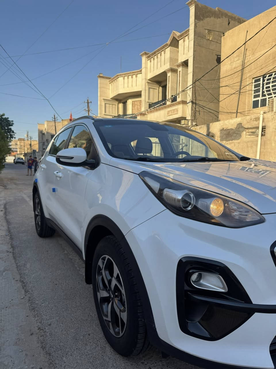 السلام عليكم كيا سبورتج 2020 خليجي كفاله عامه من الضربه والصبغ والبارد رقم بغداد بأسمي 
مكينه كير ع وضع الشركه
بانوراما 
مكينه 2000 دوش
ماشيه 69 الف 
 قطعتين تبريد 
تخم تاير 5 ويل كب 
تحكم استيرن حساس امامي خلفي
مانع أنزلاق 3 انظمه قياده
بغداد الرصافه 
***********
