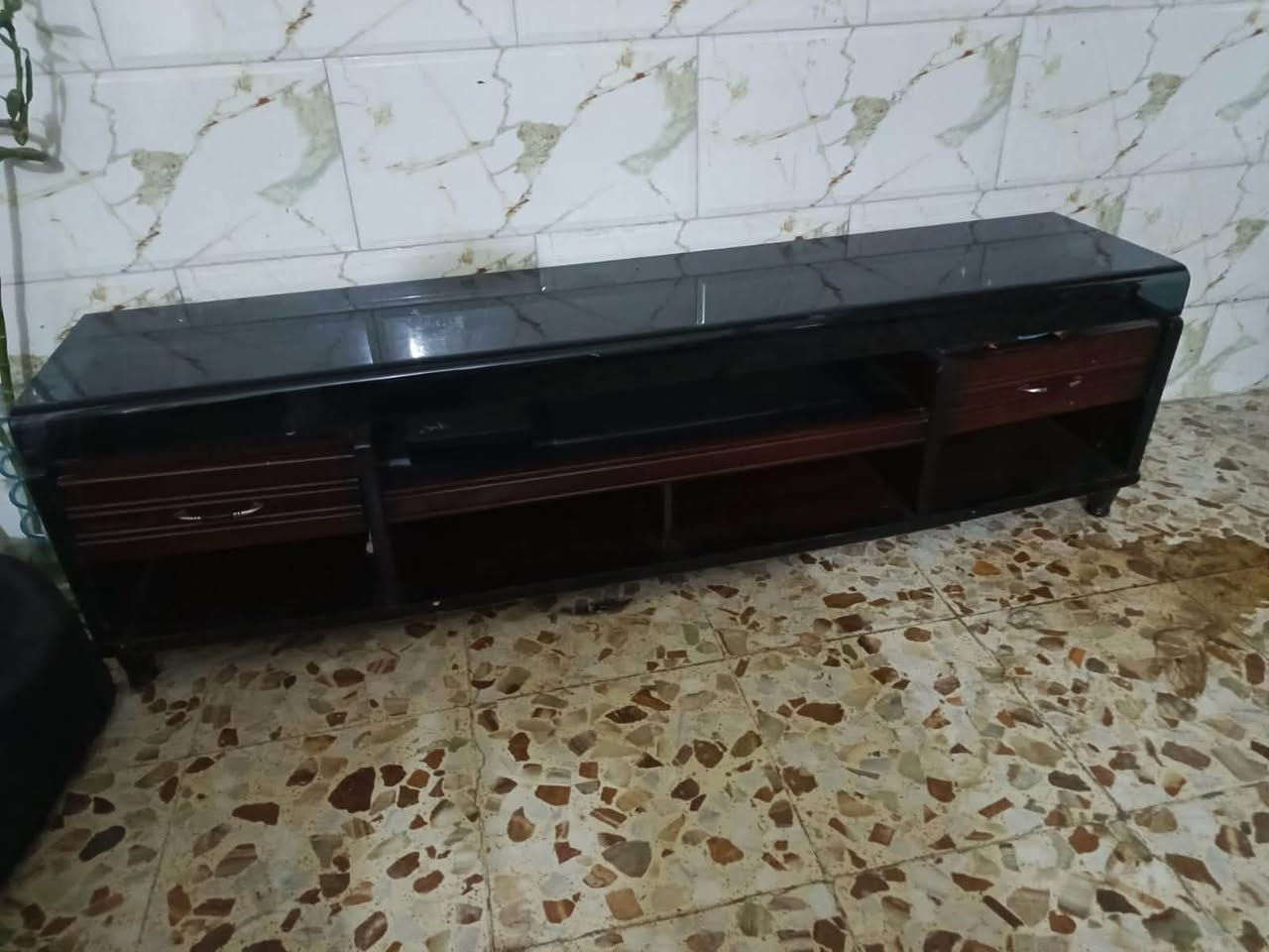 للبيع جرابي ايطاليه عدد ٣ عرض نفر ونص سعر الوحده ٤٠ الف وبيه مجال ومجمده شغاله سعرهه ١٠٠ الف قفل وميز بلازما نظيف السعر ٣٠ وبي مجال


**إذا كنت صاحب هذا الإعلان وتريد حذفه لأي سبب، رجاءا أرسل رسالة إلى الدعم الفني**