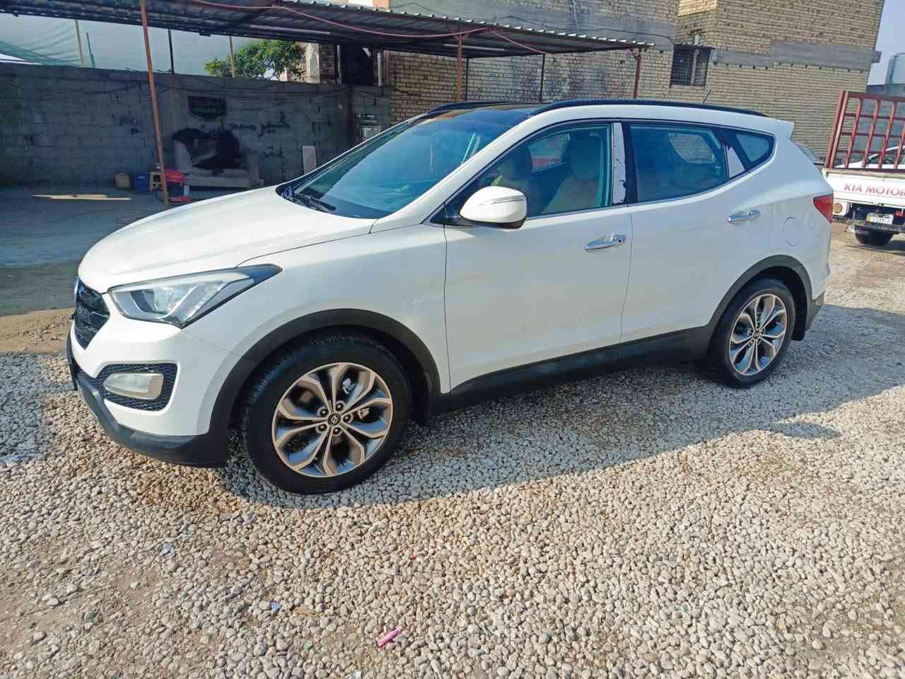 دفع رباعي 
سنتافي.13...اللون ابيض...مكفوله...سته سلندر...مكينه وكير  ممتازه....وما مفتوحات على الشركه...تبريد مامفتوح.ولا يفصل بالصيف....
كويتي فول مواصفات...ماشيه.143..
كشنات جلد عسلي جدد.
كشن سايق كهربائي 3.طگات..
سبعه راكب...3قطع تبريد...
بصمتين معاهه..بانوراما ...تدفئة كشن...مري شفط...بريك دسك خلفي وامامي..بردات بلاديه..اربع تايرات جدد..صدر امامي وخلفي جديد وعلى الفحص...رقم انكليزي الجديد...
باسمي...سنويه لغاية 2030..استيرن 3 وضعيات قياده..
مكان السياره بابل البكرلي
***********
179 وبيها مجال قليل
