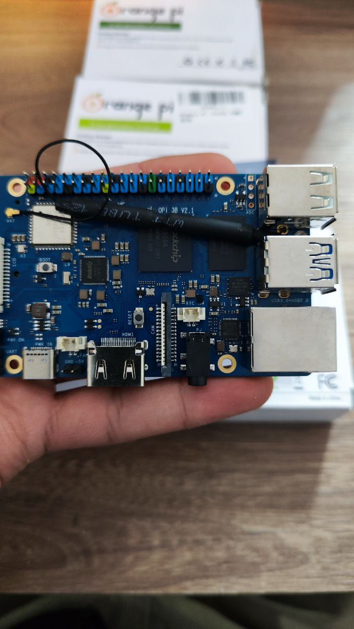 السلام عليكم

متوفر قطعتين Mini Pc

جOrange Pi Zero 3 / 1GB

جOrange Pi 3B / 8GB

ذاكرة تخزين 256GB


**إذا كنت صاحب هذا الإعلان وتريد حذفه لأي سبب، رجاءا أرسل رسالة إلى الدعم الفني**