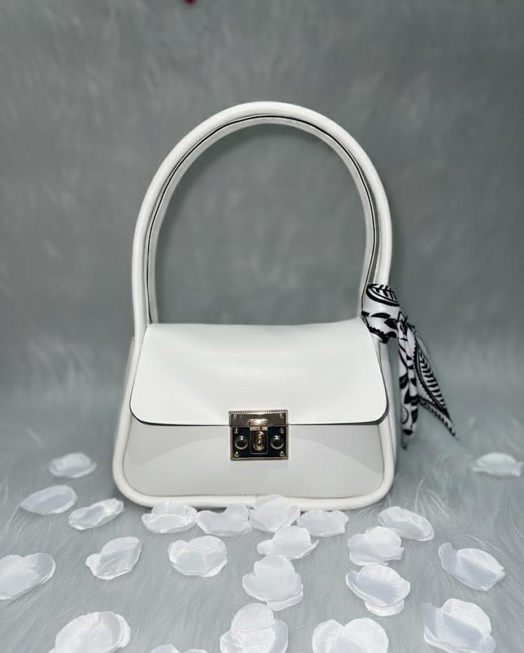 حقائب سوفت
كوالتي عالي ✅
تركي درجة اولى 1
متوفر 5 الوان🎨
القطعة 15 الف
القطعتين 25 الف
التوصيل مجاني


**إذا كنت صاحب هذا الإعلان وتريد حذفه لأي سبب، رجاءا أرسل رسالة إلى الدعم الفني**