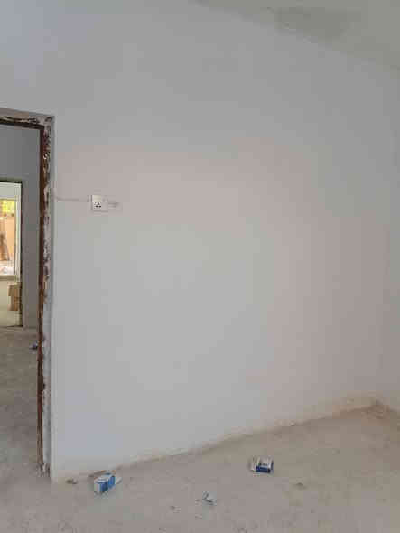 السلام عليكم
اني صباغ وشغلي نضيف كدامكم واضح 
اطلع ويه خلفات هم اني من بغداد واطلع محافضات للتواصل *********** واتساب موجود
