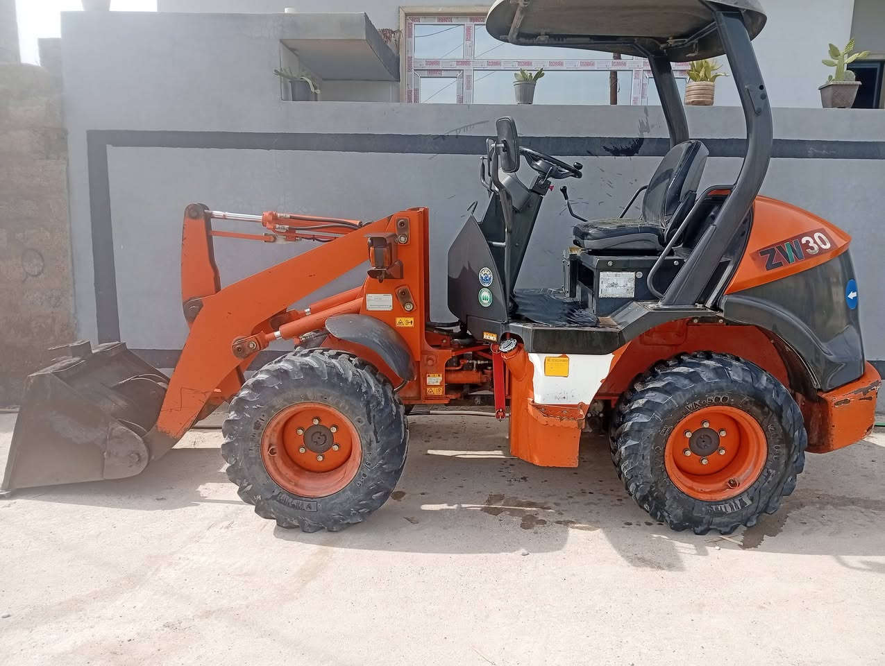 شفر هيتاشي للبيع حجم 30  موديل 2021 شرط الشغل المكينة لا صرف ولا نفخ جديد الاستفسار الرقم
كورك ***********
اسيا ***********
