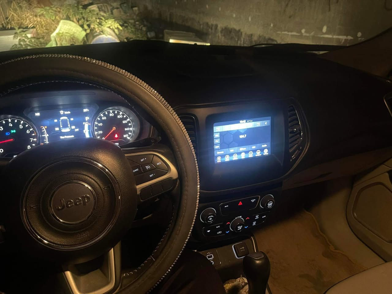 سلام عليكم
للبيع جيب كومباس موديل ٢٠١٩
فول مواصفات كشنات جلد بصمه بنوراما الى اخره
ماشية ٢٨الف ميل
رقم بغداد خصوصي
المكان بغداد 
السعر ١٣٠ ورقه
الرقم ***********
