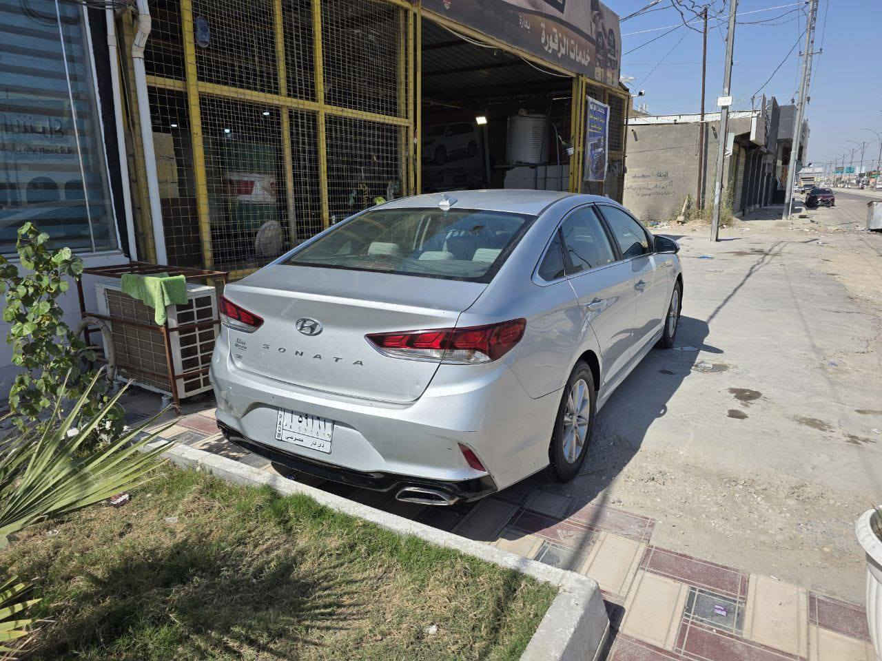 سوناتا 2018
وارد امريكي 
حادثها فقط بنيد من فوك گشط السياره بجمها مكفول والاير باك سليم 
گير ومكينه كفاله
ماشية 100 الف ميل
مكان السيارة ذي قار مركز 
تبريد خير من الله
السعر ١٣٠ وبي مجال بعون الله بعد الاتفاق 
***********
