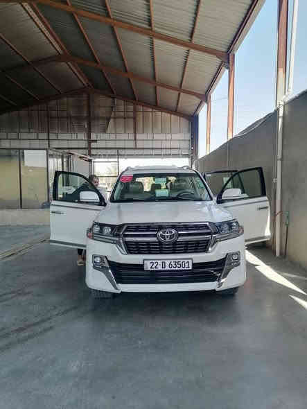 سلام عليكم 📍🙋‍♂️
لاندكروز 2021    V6

جديده بمعنى الكلمه  فول موصفات 1 /1 )

(كفاله  حالت زيرو  لا صبغ ولا بارد ولا تبديل  )

رقم بغداد 

ماشيه55 الف 

سياره علا ايدي من زيرو بعده بريحت شركه )

اسبيره ما نازل )

برغي ما مفتوح بيهه ) شرط الفحص 

سياره جديده و مال جناي 

سياره سبشل ادشن فول 👇🏻

موصفات سياره )

 اشاير لكزز 📍

تشغيل عن بعد)

خمس بصمات)

ثمانية ايرباك)

شاشات خلفيه اصليه )

باب خلفي كهربائي)

شاحن لاسلكي واير ليس)

دشبول عداد لكزز)

فتحة سلايت روف)

شاشة كبيرة)

كامرة)

حساسات أمامية خلفية)

كشن كهربائي)

دوسات ليزرية)

إنارة ترحيب)

إشارة لكَزز)

لايت عدسة الأسود)

طفاية

وباقي المواصفات المعروفة للاندكروز)

العنوان:كربلاء 

 السعر:610 وبيها مجال  تصل على رقم ‭٠٧٧٧ ٩٣٥ ٦٨٤١‬
