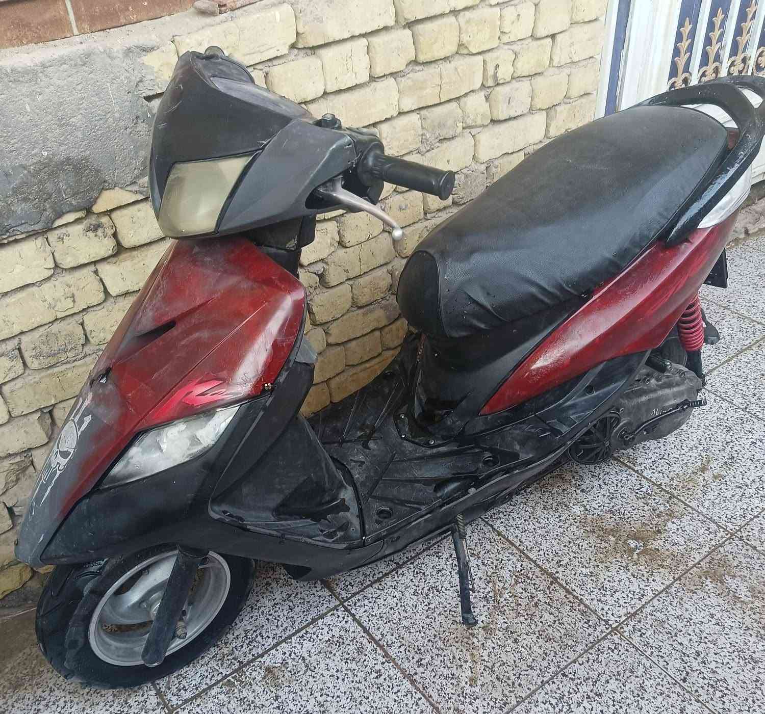 دراجه GTR ثعلب
دراجه شغاله وكم عالي
دبلات شغاله
لايتات شغاله هورن شغال
عداد السرعه 140 
بيها مشكلة بالقبق مال الهندر بي فطر بسيط من جهة الدواسه مال الهندر
مكاني الناصرية 
سعر 300 الف و بيها مجال
تواصل واتساب ***********
