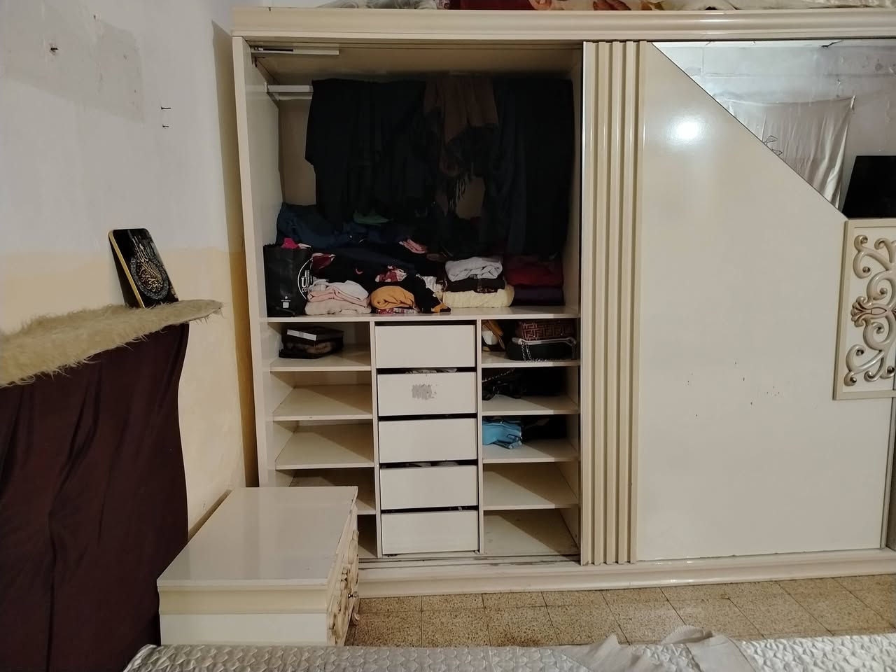غرفة ترگية 8 قطع
مستعملة ب350 وبيهة مجال @إشارة


**إذا كنت صاحب هذا الإعلان وتريد حذفه لأي سبب، رجاءا أرسل رسالة إلى الدعم الفني**
