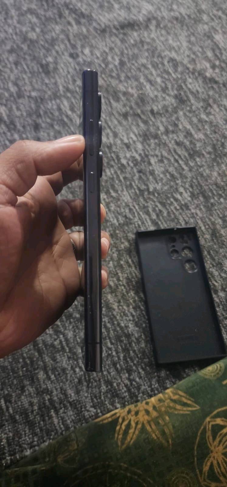 كركوك حي الواسطي 
الترا ٢٣ فطر بلكلاص كارتون وشاحنه الجهاز لوك  وبلشرط 