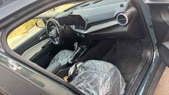 سلام عليكم
شيفروليه تراكس LT 2025
يعني نص فول السياره ماشيه 
3000mi 
مكينه 1.2T
السياره بدون دواخل ولا ايرباك وصور الضربه كدامك السياره كلش نضيفه استخدام شخصي رقم بصره ب اسمي تحويل ثاني يوم 

السعر : 168 وبيها مجال
استفسار : ***********
