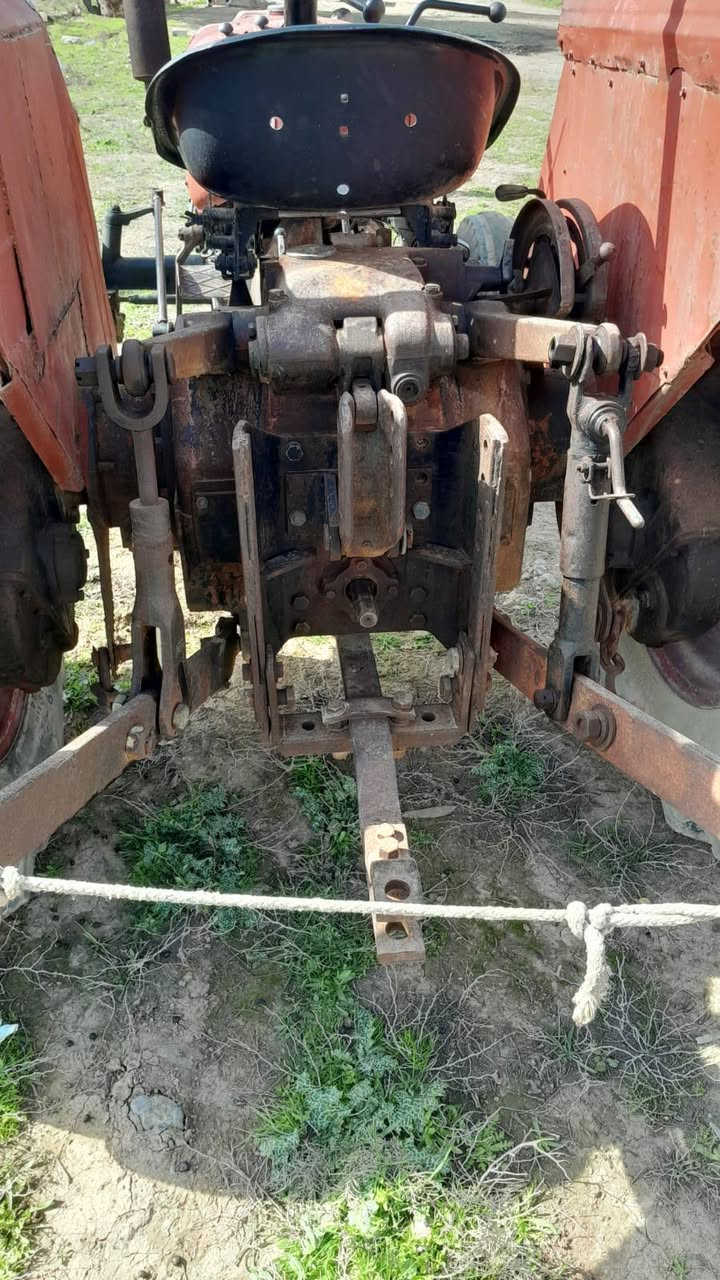 تركتر عنتر 71
موديل 85 
كير و محرك و اكسن شرط   مكفول من كلشي
اوياله أصليه موجوده 
العنوان موصل 
***********
