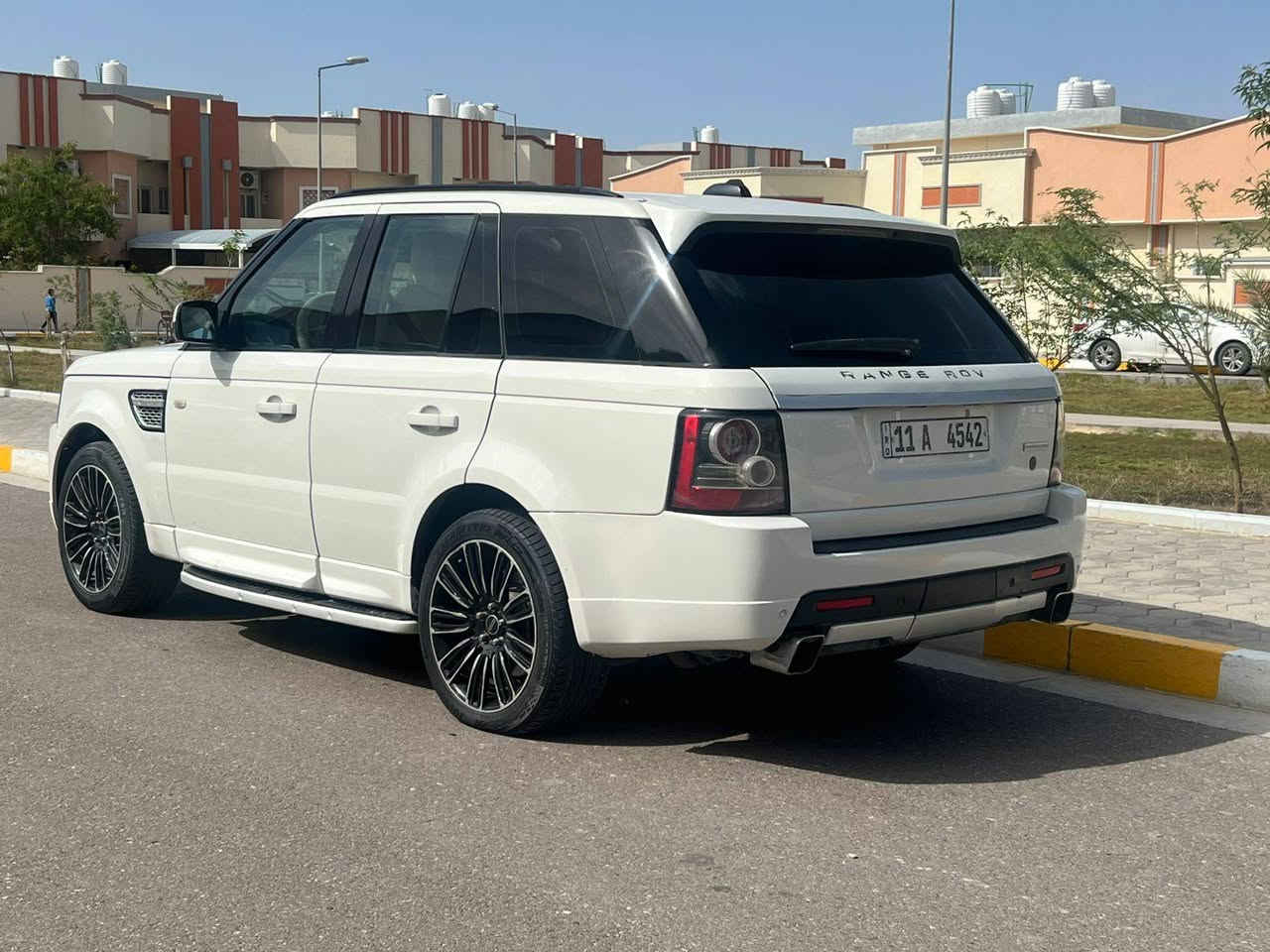رانج روفر سبورت سوبر بدون ضربة او صبغ 
2007محدث 2013 فول 
مكينه سوبر جديده 
سياره جاهزة رقم بغداد تحويل مباشر 
السعر125مكان البصرة ابو الخصيب 
*********** البصرة, العراق
