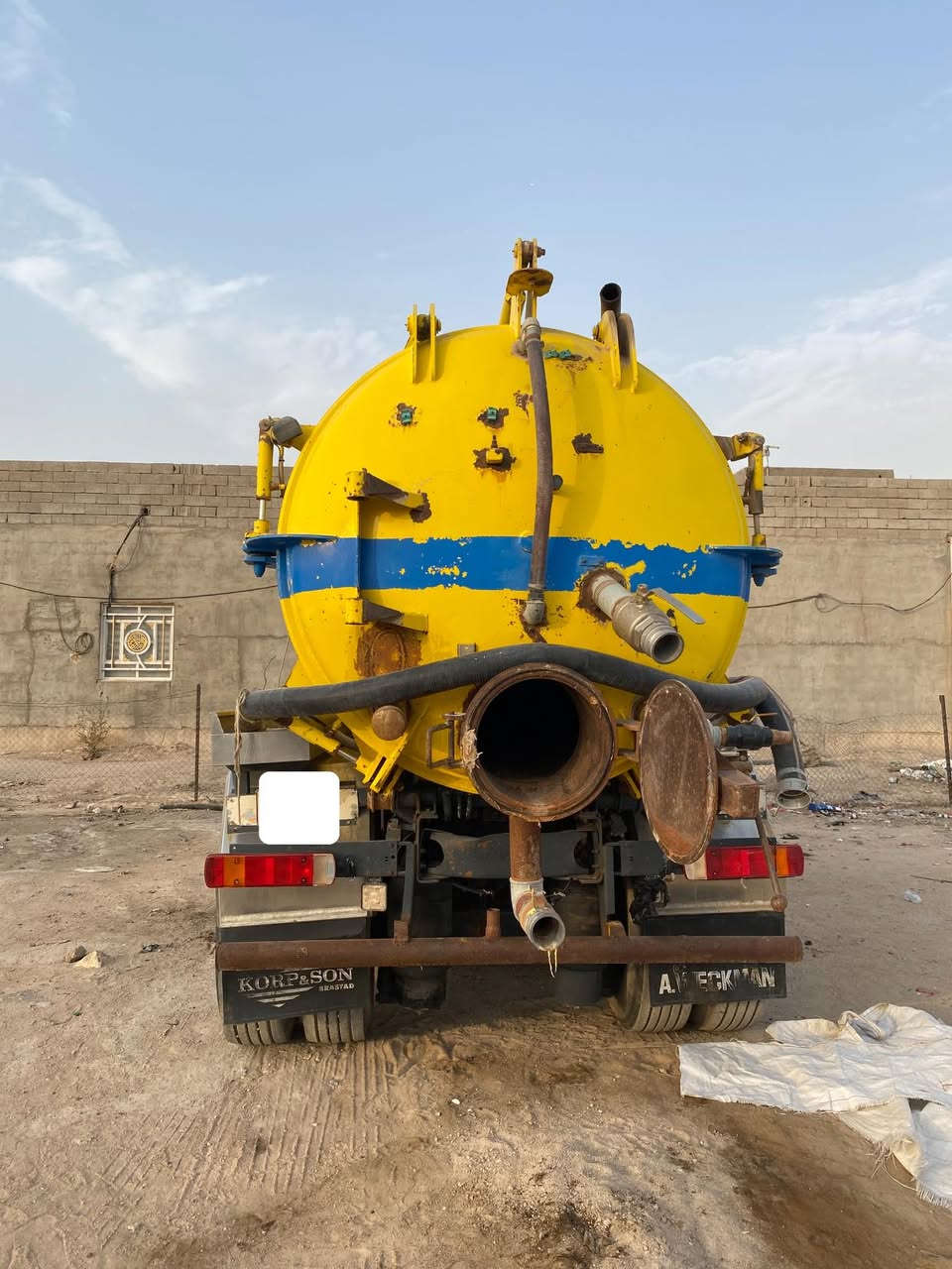 حوضية مياه ثقيله الفينيه السنويه ل2028 رقم بصره شرط المداور جاهزه للعمل طخم تاير كهربائيات محرك گير 3x3 العنوان البصره الزبير 
للاستفسار الاتصال على الرقم ***********
