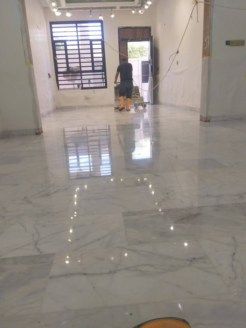 ابو مصطفى للجلي الموقعي لكافة أنواع الكاشي العراقي والمرمر والمرمر الطبيعي والصب الموقعي والبايات وواجهات الدور وجلي الصب الكونكريتي للاستفسار الاتصال على الرقم التالي 
***********
