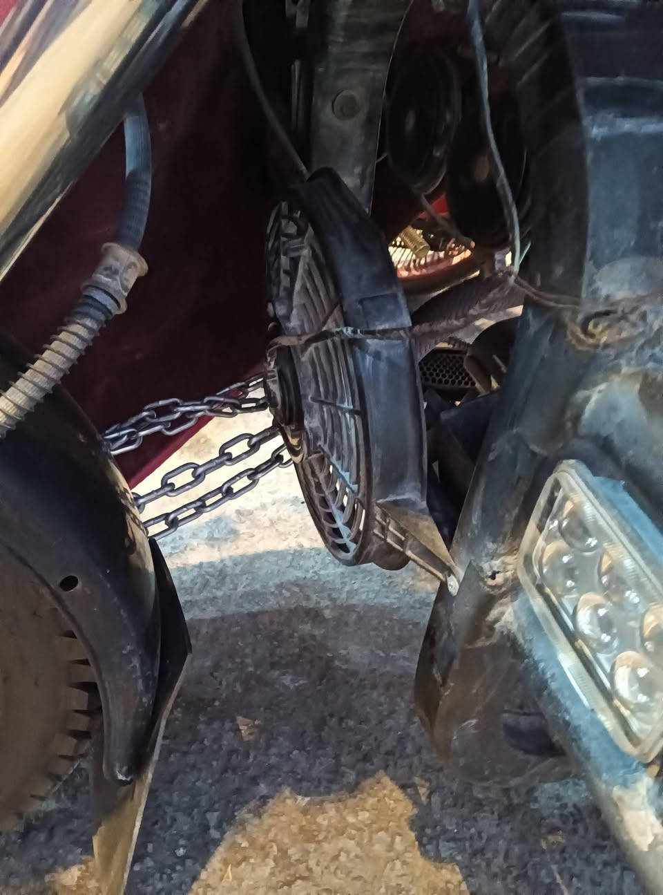 سلام عليكم ستوته للبيع رقم اسود موديل 2009 غراضها كلها جديده معمره وكامله مكانها نجف ***********
