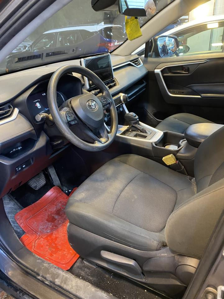 السلام عليكم   تيوتا راف فور موديل 2024  ماشية 19 الف كيلو رقم بغداد هزة وسنوية جديد فئة LE  بنيد مبدل بلادي وجاملغ خلفي والجنطة مصبوغات يعني 3 قطع السعر 192$ مكاني بغداد الشعب 
***********
