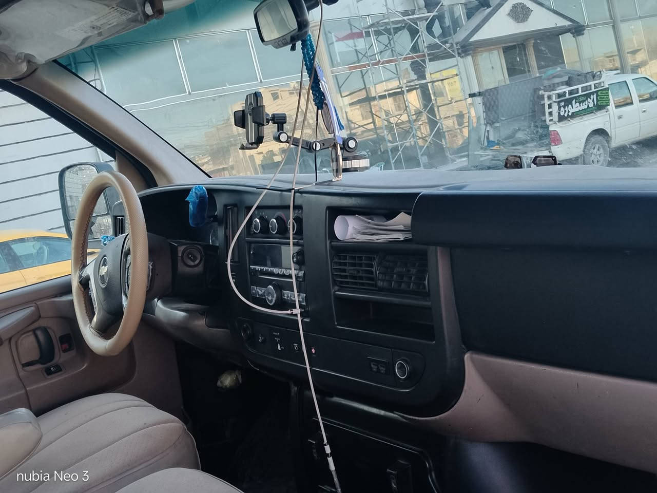 السلام عليكم
فان للبيع 2012 خليجي سلايت 
رقم بغداد بسمي كفاله عامه
ترهم مراوس بتكسي  
السعر 165 
للستفسار ***********
