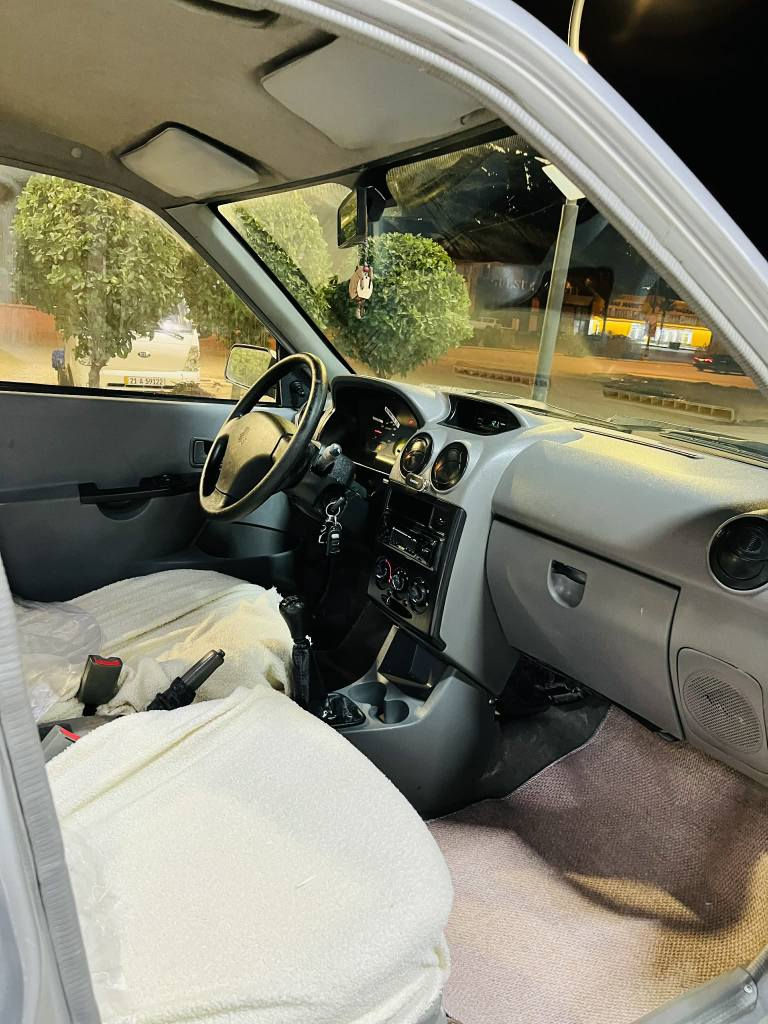 سايپا پرايد 2012 
پيشو دوا كه پس  گيرو مه كينه و ته قه وره قه به شه رت 
كامل بؤياخ له سه رساغى ته نيا پؤليش ئه ويت 
ته بريد گه رمى به شه رت به س سارده كه ى ده ويت بؤي به ستى  
وه كاله و كردن به ناوه به شه رت  سه نه وى 4 مانگ به سه ر  جوه به شه رتى كردن به ناوه خه رامه و هه مو شاتيك 
38 گه لأو مامه ليكى برا يانه  
***********
*********** بنجوين, السليمانية
