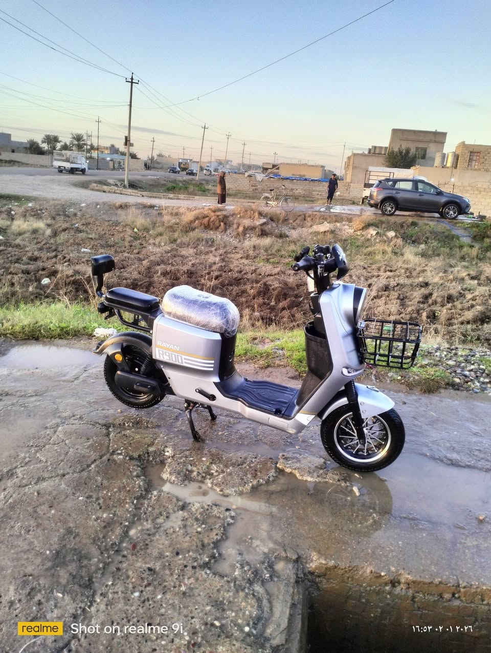 وهذه رقمي ***********
السلام عليكم 
للبيع موطور شحنR900.    سعر 600 وبي مجال 

مواصفات 
بصمه 2 سويچ 2
شاشه بعدها بنايلونها 
لايت بومة عالي ناصي 
بريكات 
دبلات 
باتريات ٣٠ امبير بس واحد  ٢٨
اشاير يمين يسار 
تواير جدد 
ستاند 
الموطور حيل نضيف 
الاستفسار اكثر خاص 

شرط مابي كلشي وين ماتريد تفحصو ..؟.
