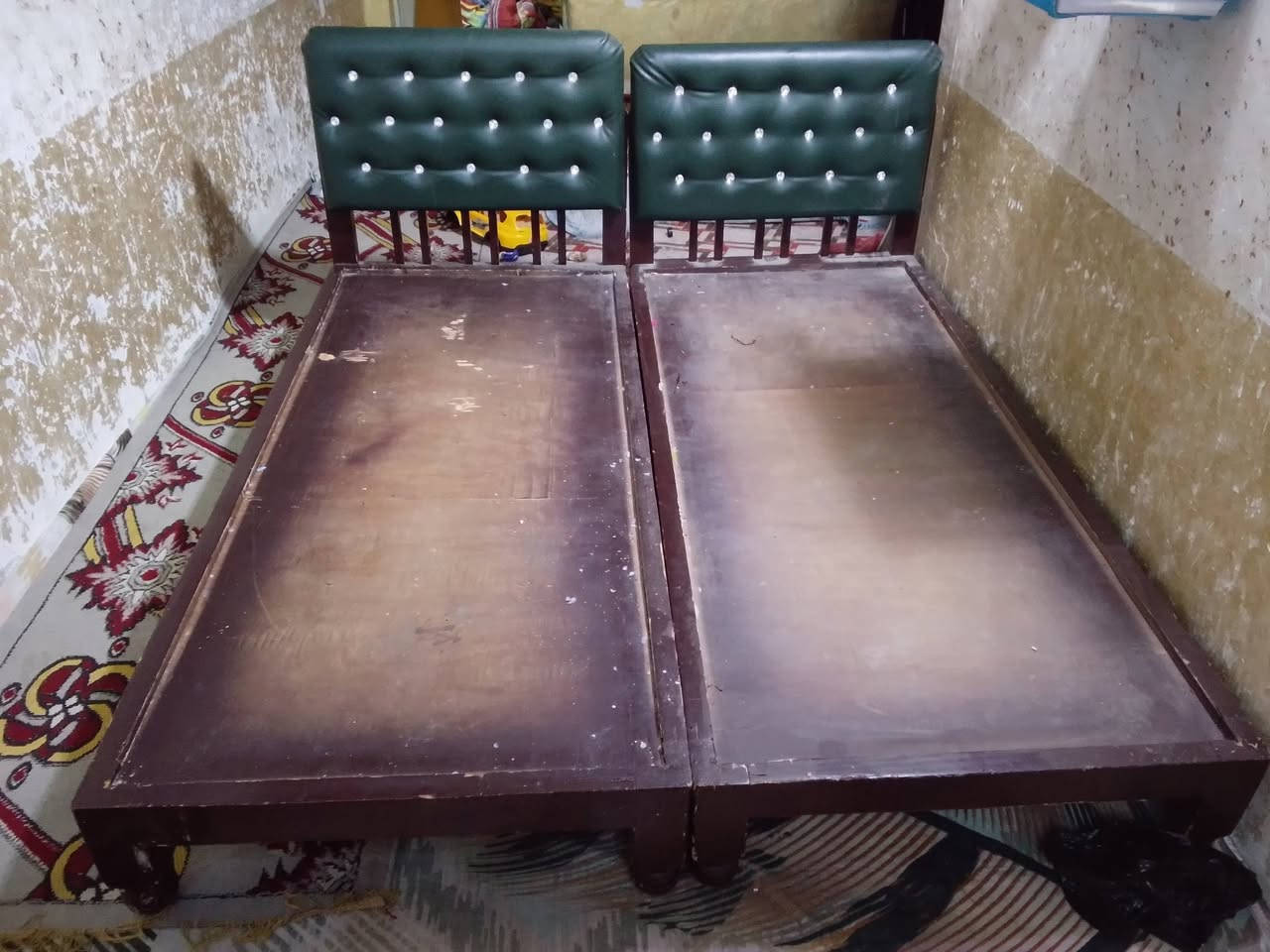 السلام عليكم
جربايه ام نفر للبيع العدد 2 يعني تطبكهن ايصيرن ام نفرين تسكام عراقي ثقيل سعر الوحده 70 ألف مكاني كربلاء حي المهندسين بين حي العامل و حي العسكري هاتف *********** الاثير ***********
