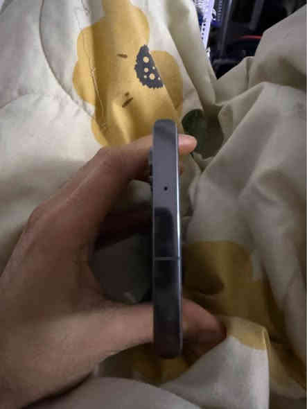 S23 ألترا فطر بسيط في الشاشة مبين بالصور نسخة يابانية تك شريحة عربي بالكامل السعر ٤٩٠ ألف ونظيف كلش الجهاز بدون ملحقات المكان الحرية أو ساحة عدن رقم الهاتف *********** ذاكرته 256/12 بغداد
