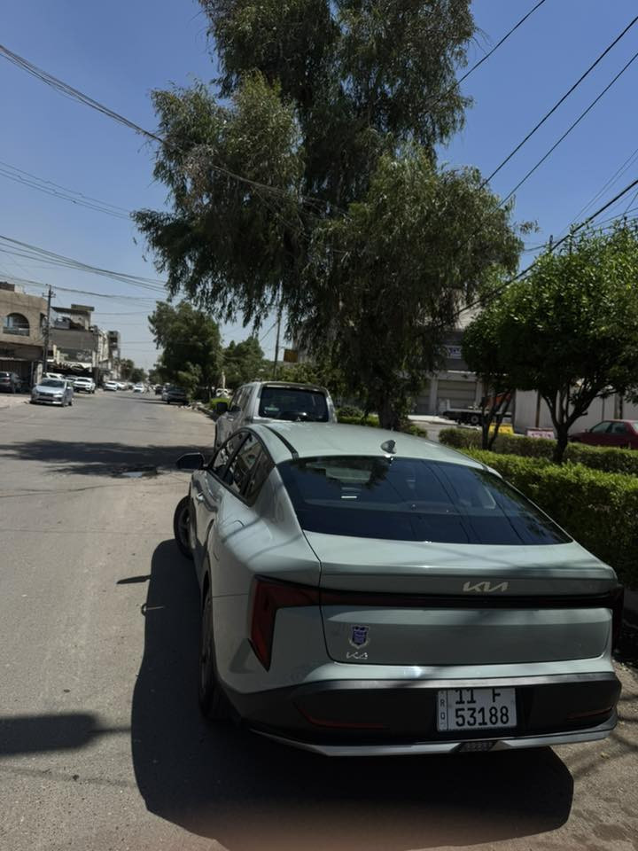 السلام عليكم
كيا K4 2025   مرقم بغداد ماشي 17 الف ميل لون سمنتي حادث بنيد صبغ فقط وبارد بالجاملغ
المواصفات : بصمة  / هندبريك دكمة  / لايت LED  / مكينة 2000 دوش / شاشة كبيرة متصلة ديجتال /  اوتو هولد / LED امامي وخلفي / قيادة ذاتية / كامرة دوارة / رادار تعديل مسار / اوتو بريك / رادار جانبي / مود درايف / تحكم ستيرن / كروس سرعة /مانع انزلاق / كار بلي 
مكاني البلديات السعر 164 ورقه
للتواصل والاستفسار : ***********
