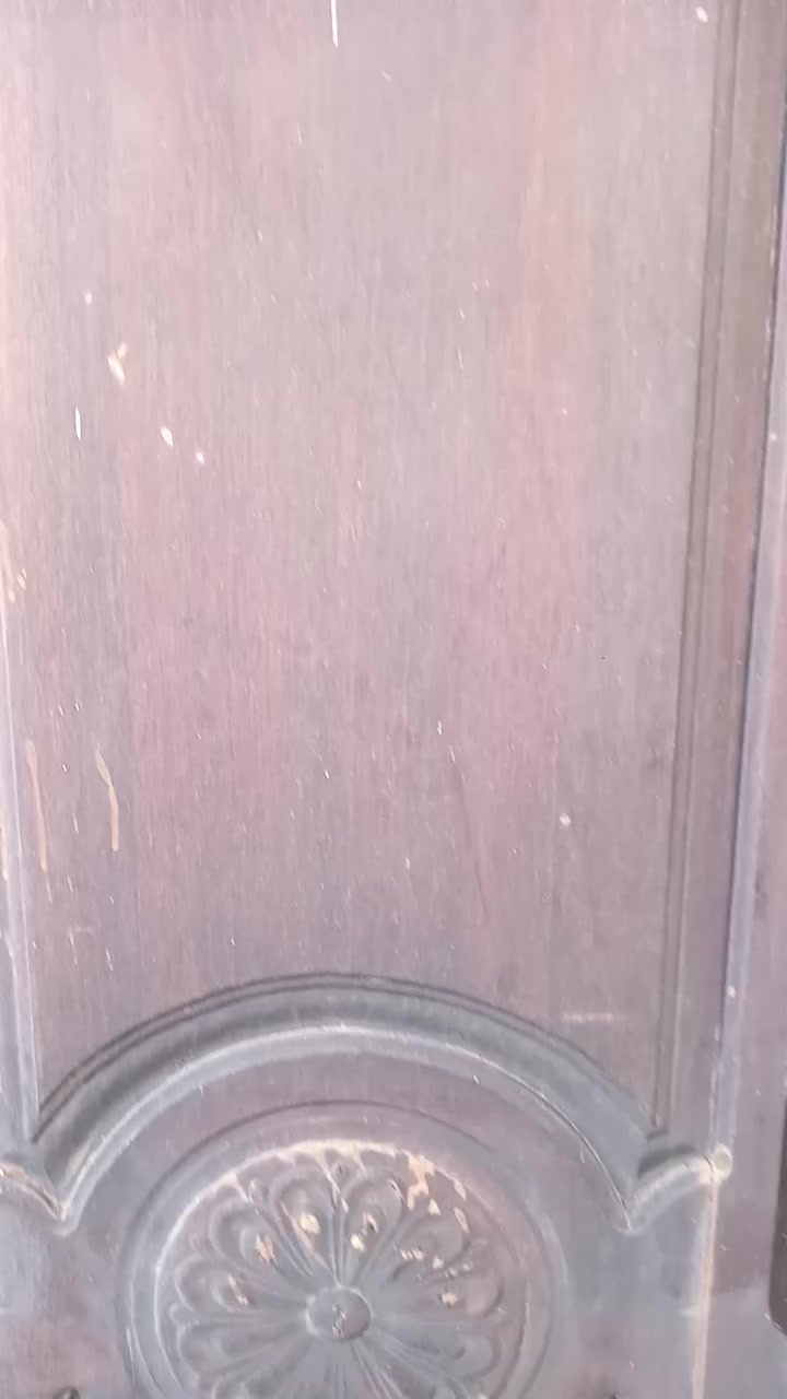 السلام عليكم باب خشب كلش ثقيل لي ضرر مابيه بس يحتاج صبغ


**إذا كنت صاحب هذا الإعلان وتريد حذفه لأي سبب، رجاءا أرسل رسالة إلى الدعم الفني**