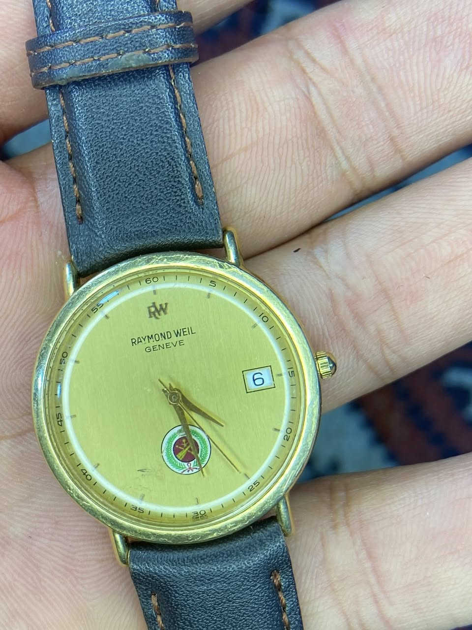 ساعة ريموند ويل التذكارية النادرة، هدية مثالية للدبلوماسيين السويسريين، من سلطنة عمان.
تغليف ذهب قطر31/35
سير مستبدل جلد اصلي
سعر90 الف يتوفر توصيل


**إذا كنت صاحب هذا الإعلان وتريد حذفه لأي سبب، رجاءا أرسل رسالة إلى الدعم الفني**