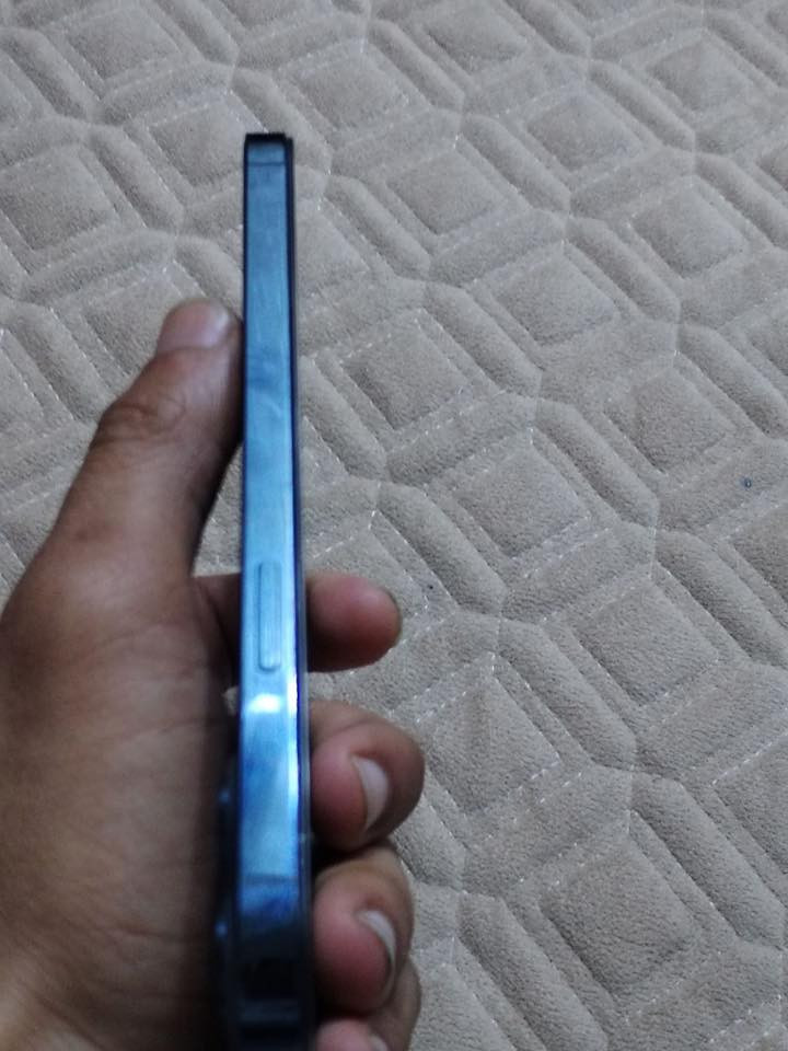 ايفون 12 برو ماكس شرق اوسط ذ 256سعر 300 ***********
