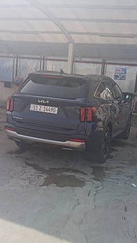 سورنتو للبيع موديل 24 حادث جامللغ خافي وبيدع الباب  ماشية 21 الف اي اس...