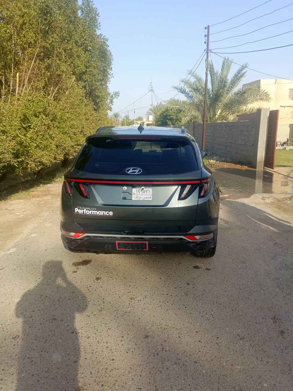 سلام عليكم توسان ٢٣فول مواصفات ليبل واحد بدون دواخل بدوين ايرباك بدون شاصي حادث موضح بل صوره مراوس حسب القناعه السياره بدون رقم ممرقم 
اي استفسار هاتف *********** موقع السياره بغداد ابو غريب مراوس فقط جديده وفول مواصفات
