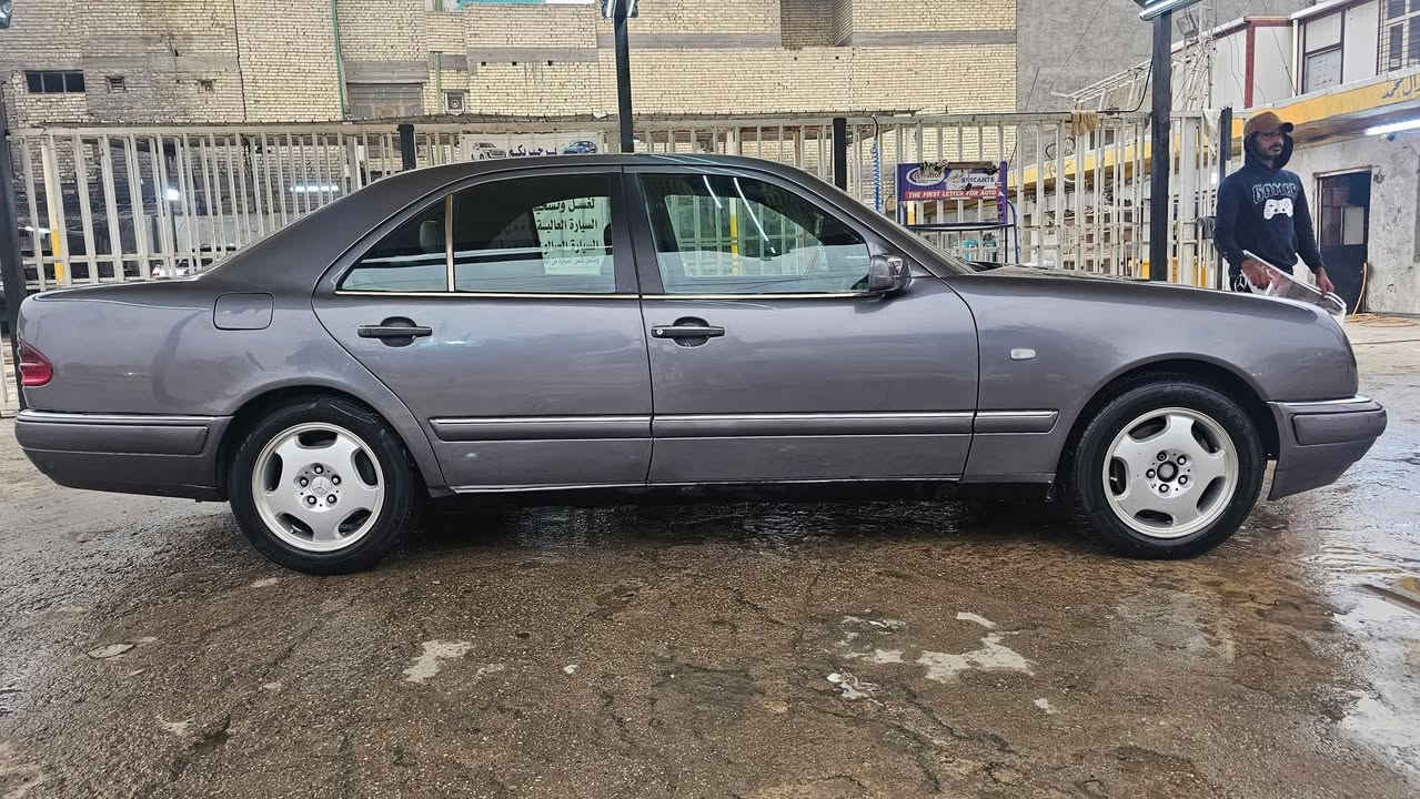 للبيع مستعجل
مارسيدس ام عيون
مديل ٩٥ 
معمرة جديد من الدعامية للدعامية 
صبغ جديد 
دوشمة جديدة
دشبول جديد 
دركة جديدة 
سستم صوت 
مكينة وكير مكفولات 
حدادية جديدة 
مكينة ٣٢٠٠ عدلة 
سيارة حلوة 

سنوية ساقطة 
رقم اربيل 
عندي وكالة عامة باسمي 
تحويل ثاني يوم 

السعر 85 وبيهه مجال قليل جدا 
***********
