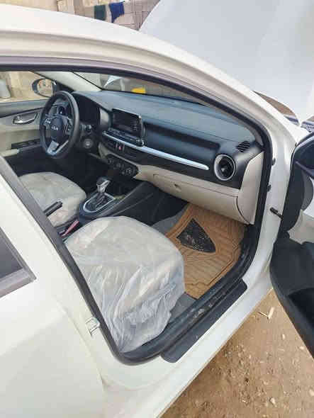 السلام عليكم سيراتو ٢٢ مكينه الف أو ٦٠٠ كفاله عامه رقم أربيل سنويه لل نهايه ٢٦ حساسات خلفية قطعتين تبريد ماشيه ٧٠ الف تحكمات ستيرن مانع انزلاق مري شفط السياره ابسم شركه تحويل مضمونه السعر ١٦٦ أو بيه مجال متواجد خاص *********** واسط نعمانيه
