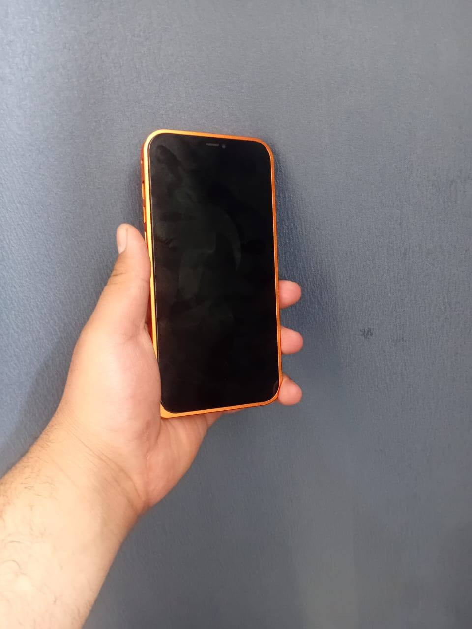 السلام عليكم ايفون 12 برو ماكس محور 17 لبيع مبدل شاشه البطاريه 77 السعر 300 التواصل علي هاذ الرقم ***********
