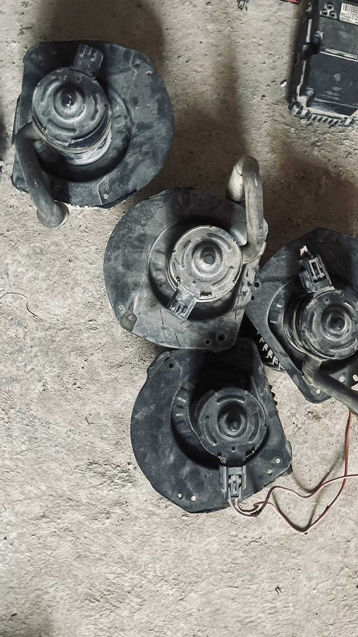 قطع غيار فورد فكتوريا الاسعار عل الخاص ماسنجر متواجد ارقام اتصال وات ساب ***********. ***********
