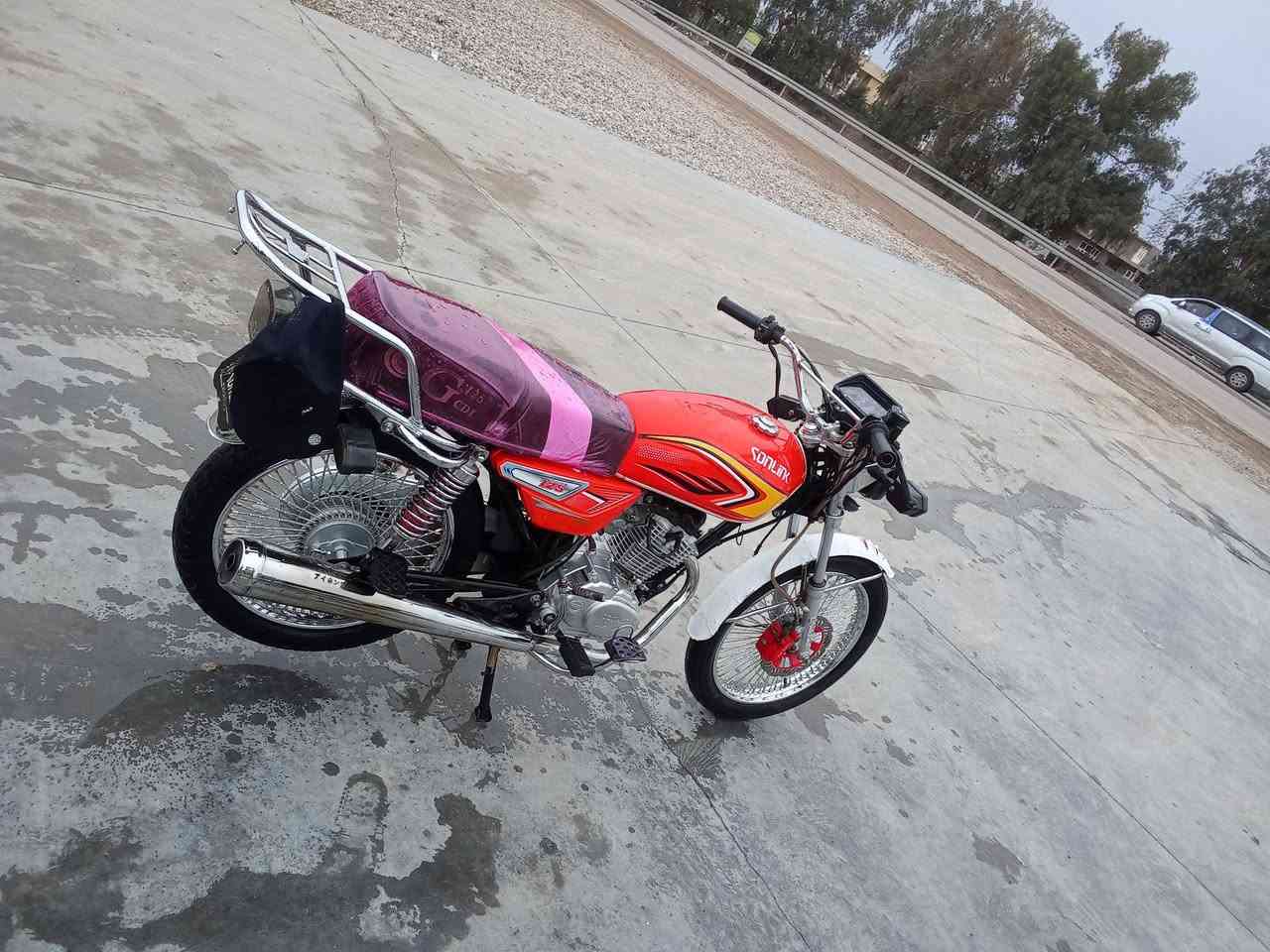 سلام عليكم دراجه تايكر مديل 25 
مكفولخ محرك بلاد لون مميز اوراق كامله 
دراجه تخبل ؟ سعرهه مناسب 650بيه مجال 
جماعه 575 ماريد شوفك شراي اتصل ***********
