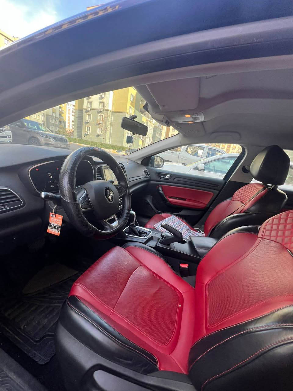 رينو ميگان خليجي 2023
صفر شركة مهند 
كلين
بي دعم بي صبغ بي شوخت 
16هزار چوويه
رقم نوي 
گيرو مكينه نيسان
نظام أيكو
حساسي بشته وه 
كاميراي دواوه 
كوشن جلد
شاشه گه وره لمس 
تحديد سرعه 
سوكان فوليوم و بلوتوس 
جام و اوينه كاره بايين 
لايت ليد و زيره كه
دو سويچ شريكه ...
شوين هه ولير 
ژماره ي موبايل 
***********
نرخ ١١٥ أربيل, العراق
