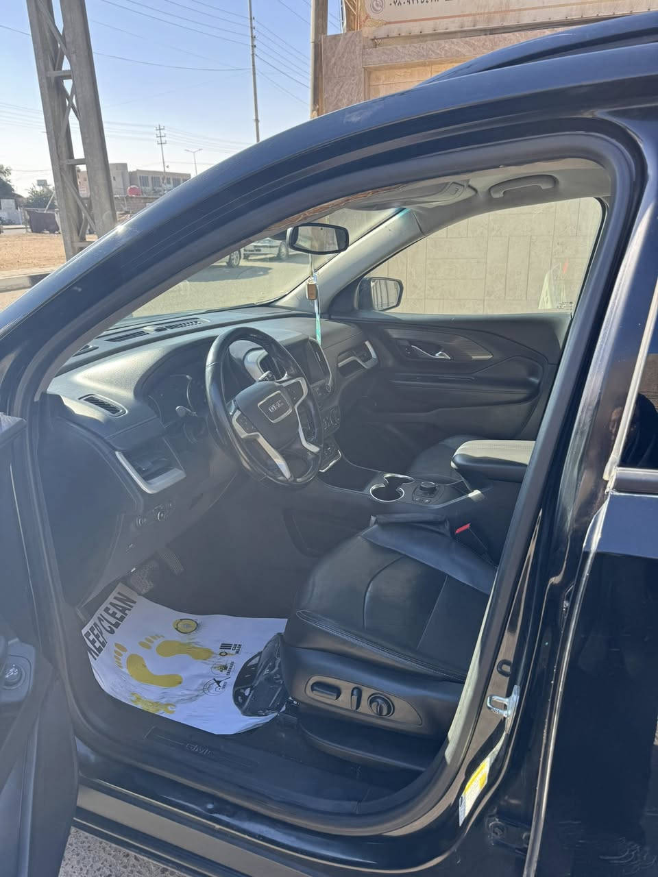 جمسي تيران للبيع ٢٠٢٠ محرك ٢٠٠٠ 
ماشيه ٨٨ 
ضربه خلفيه 
السعر ١٥٠ 
للاستفسار ***********
