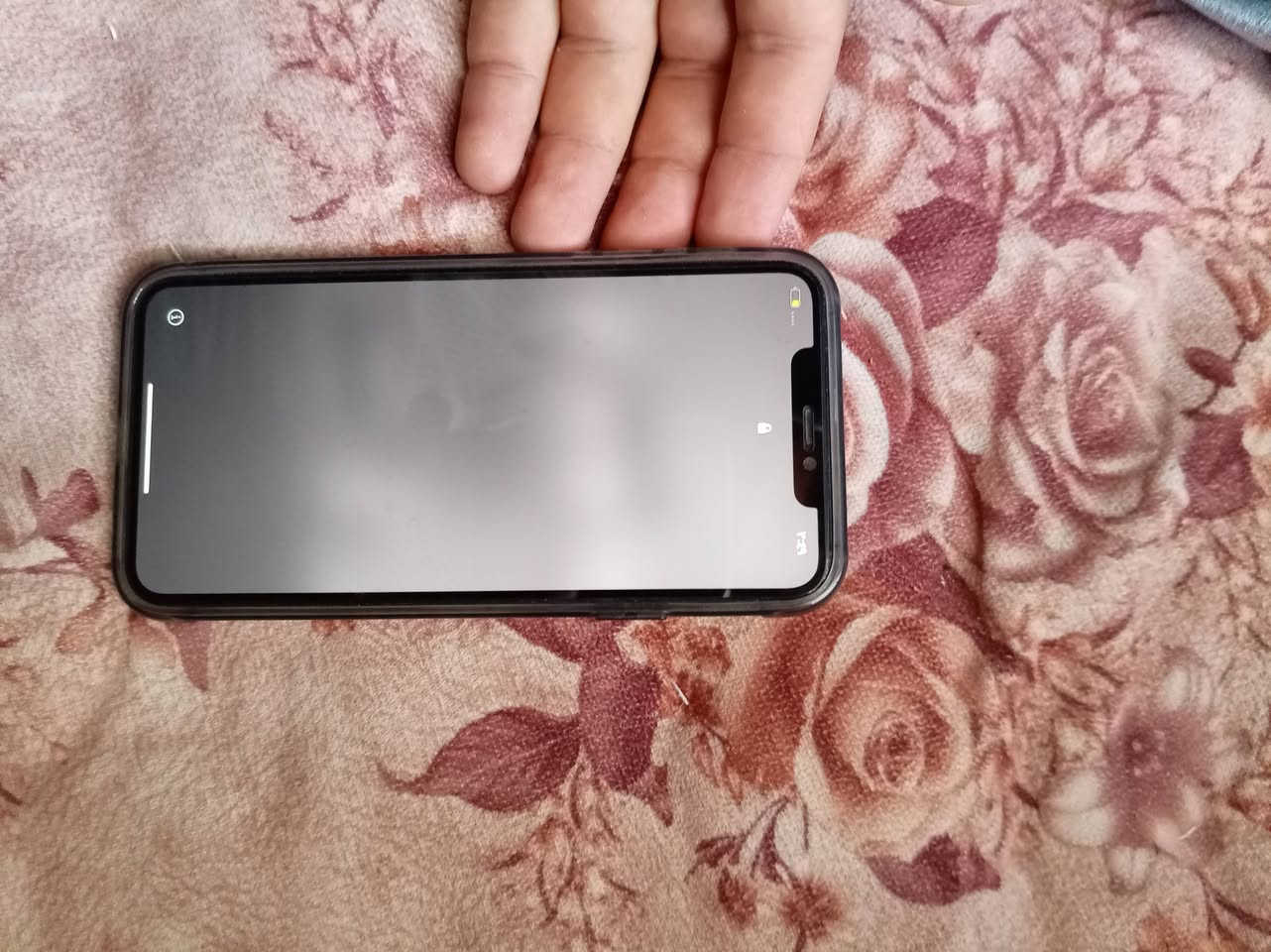 ايفون 11 برو ماكس  نضيف اخو الصفر ما بدل بيه ولا شي ولو مو معتاز مابيعه هااذا رقمي *********** وسعره 325قفل قفل ورجاءن بدون مخاجل
