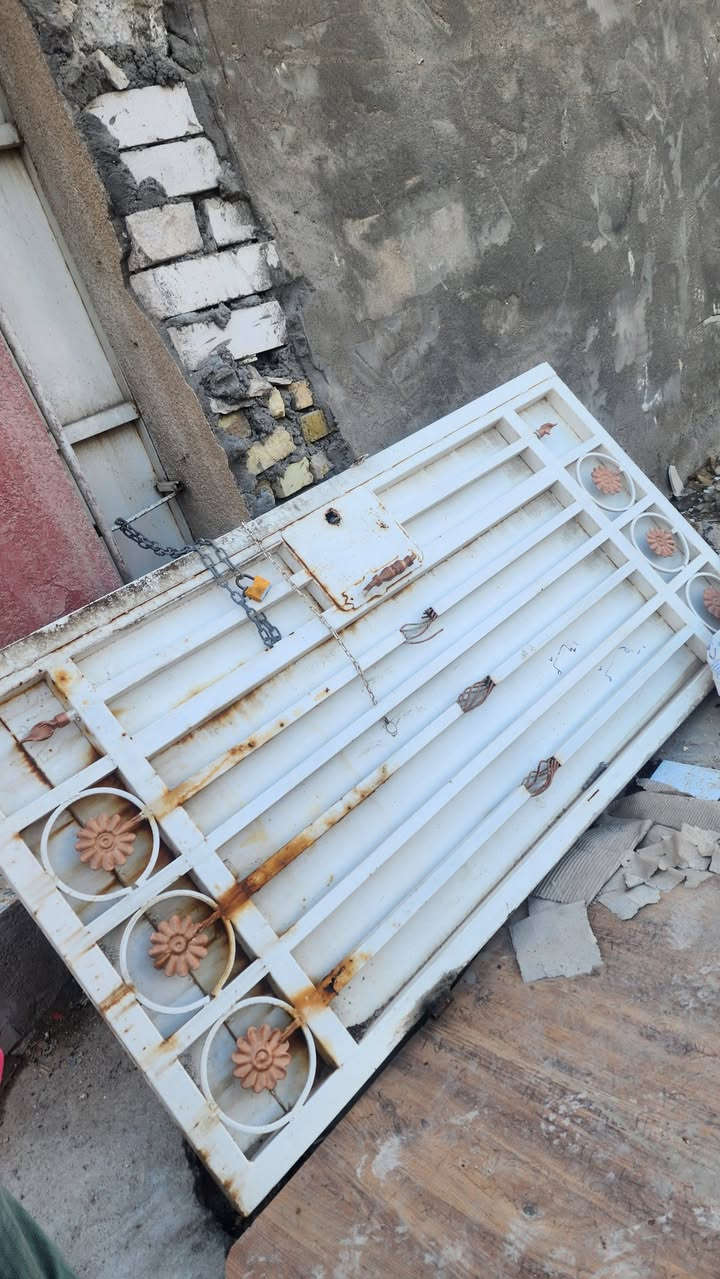 باب خارجي للبيع بلبصرة الجنينه ٣ امتار عرض مترين طول السعر ١٠٠ الف


**إذا كنت صاحب هذا الإعلان وتريد حذفه لأي سبب، رجاءا أرسل رسالة إلى الدعم الفني**